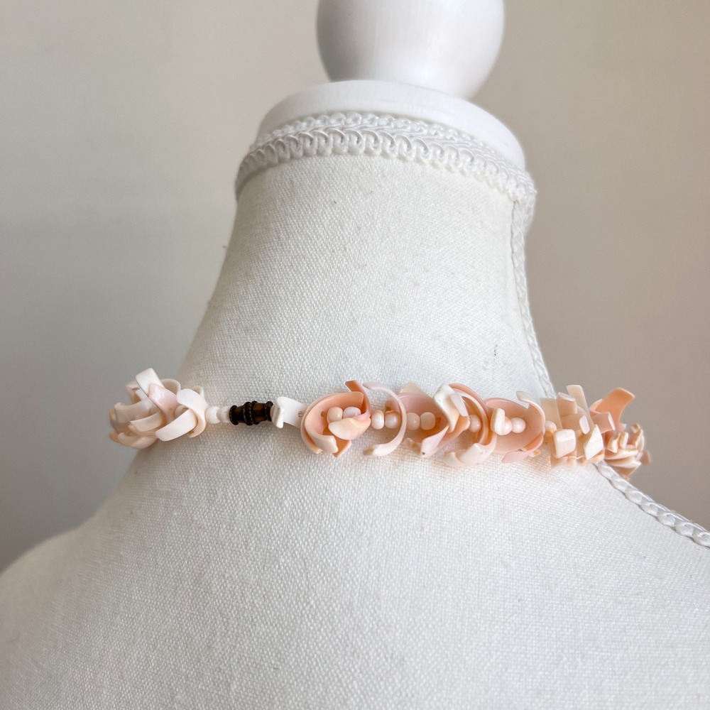 Vintage Pink Coral Puka Shell Bead Necklace Choker Statement - Picture 6 of 8